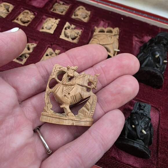 Chess Set Sandalwood Ebony Carved Wood Handmade Indian Mythology Sculpture VTG‎ - Picture 9 of 16